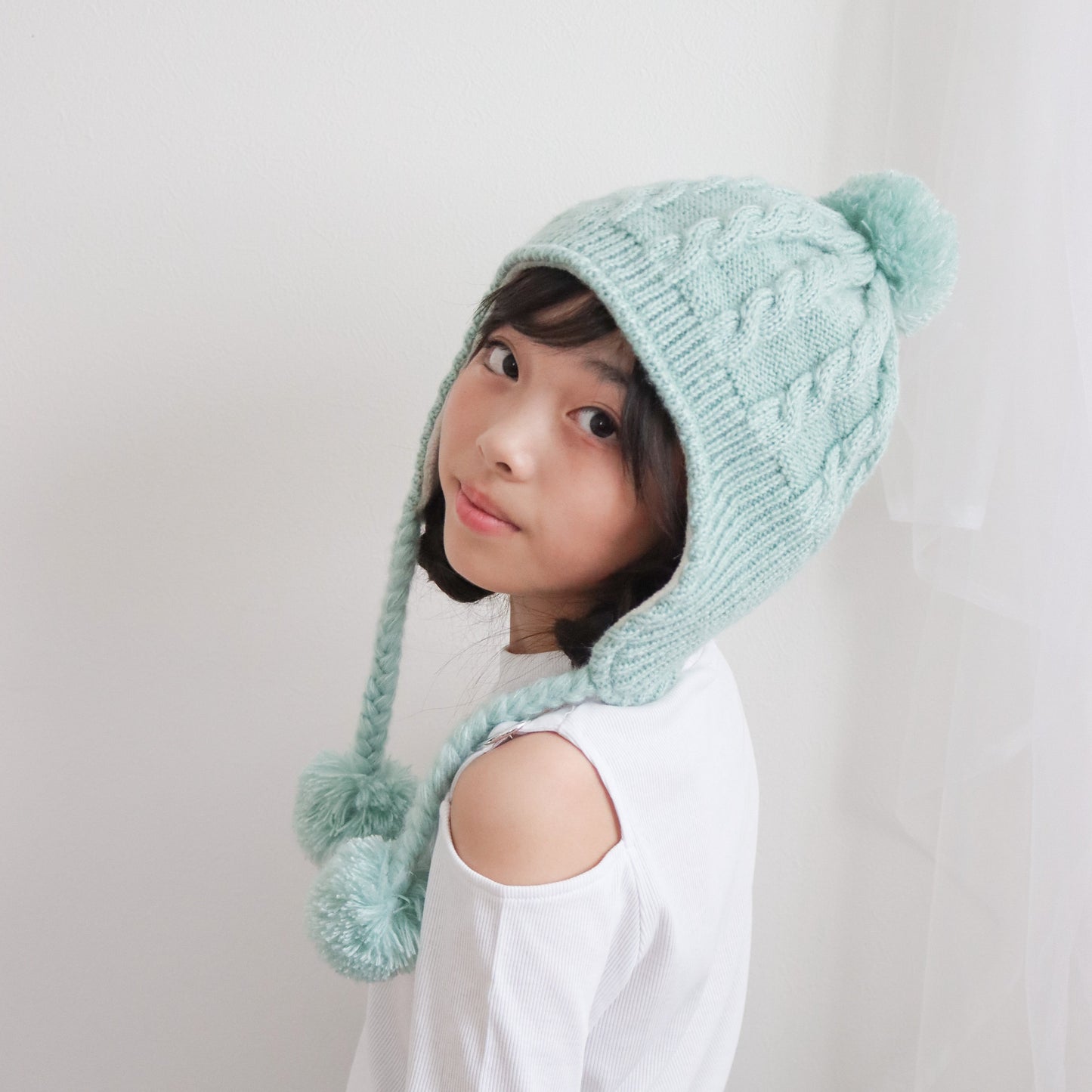 SNK020 キッズ ポンポンニット帽 耳あて 保温 防寒